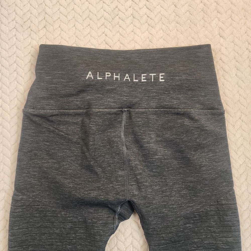 Alphalete High Waisted Seamless Ribbed Texture Gym Leggings Size M